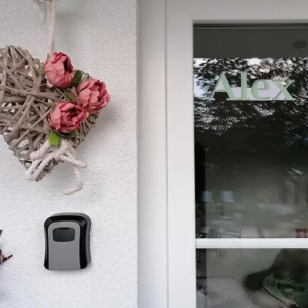 Apartament Garden Paradise - Garden, Pond And Castle View