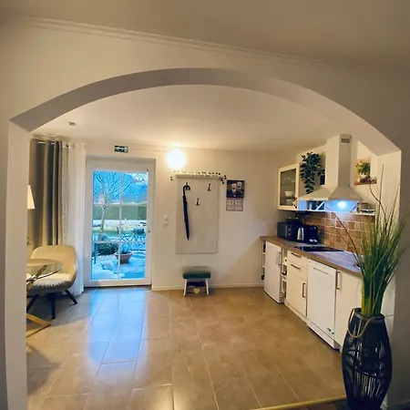 Garden Paradise - Garden, Pond And Castle View * בלד