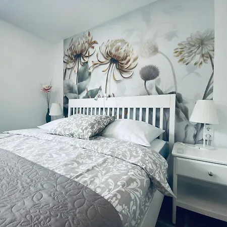 Apartman Garden Paradise - Garden, Pond And Castle View *