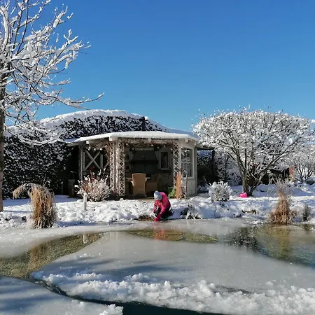 Garden Paradise - Garden, Pond And Castle View Apartament Bled