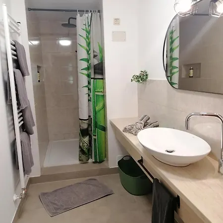 Apartman Garden Paradise - Garden, Pond And Castle View Bled