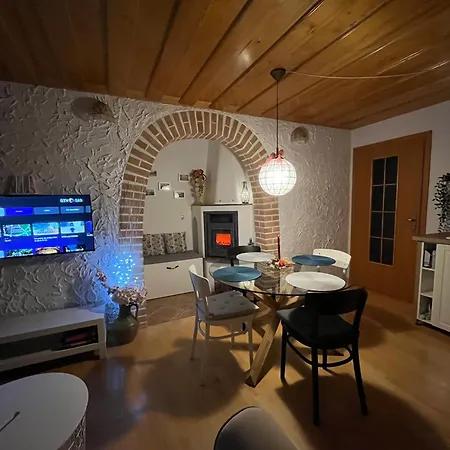 Garden Paradise - Garden, Pond And Castle View Apartament Bled