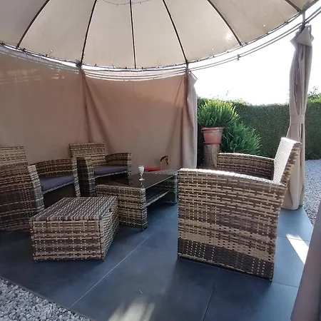 Apartman Garden Paradise - Garden, Pond And Castle View *