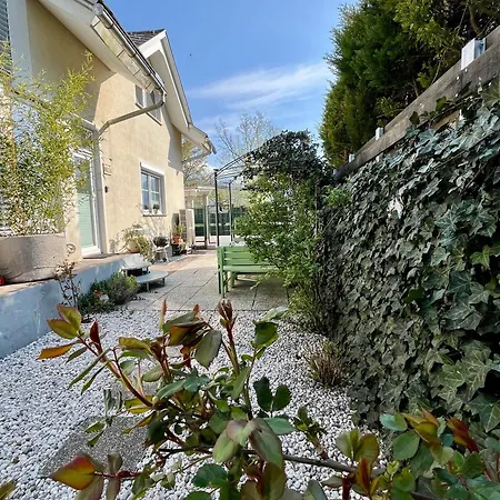 Garden Paradise - Garden, Pond And Castle View Apartamento