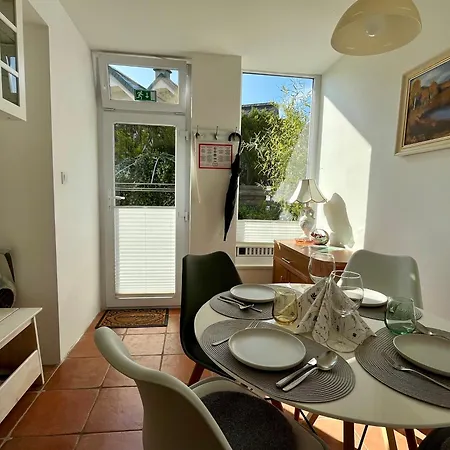 Garden Paradise - Garden, Pond And Castle View Apartman