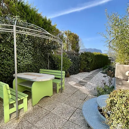 Garden Paradise - Garden, Pond And Castle View בלד