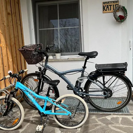 Garden Paradise - Garden, Pond And Castle View Apartament Bled