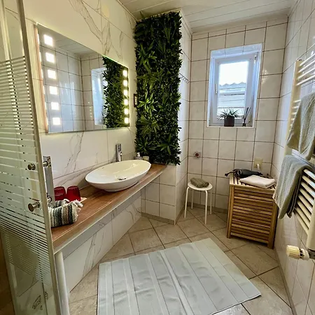 Apartman Garden Paradise - Garden, Pond And Castle View *