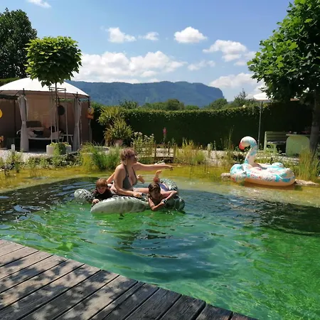Garden Paradise - Garden, Pond And Castle View *