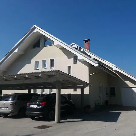 Garden Paradise - Garden, Pond And Castle View Apartament