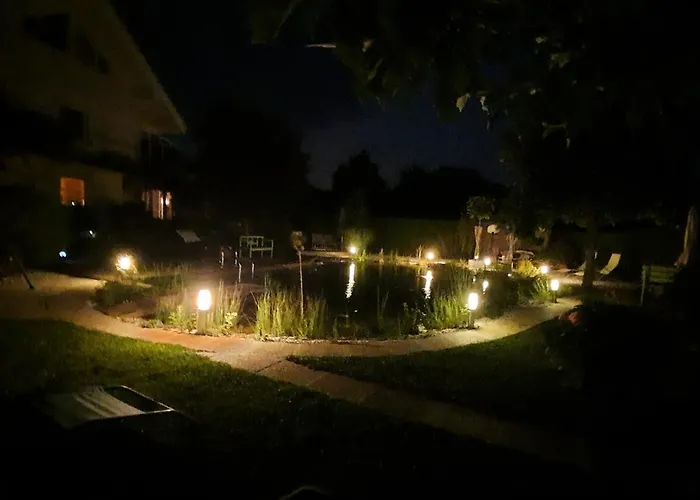 Garden Paradise - Garden, Pond And Castle View * בלד