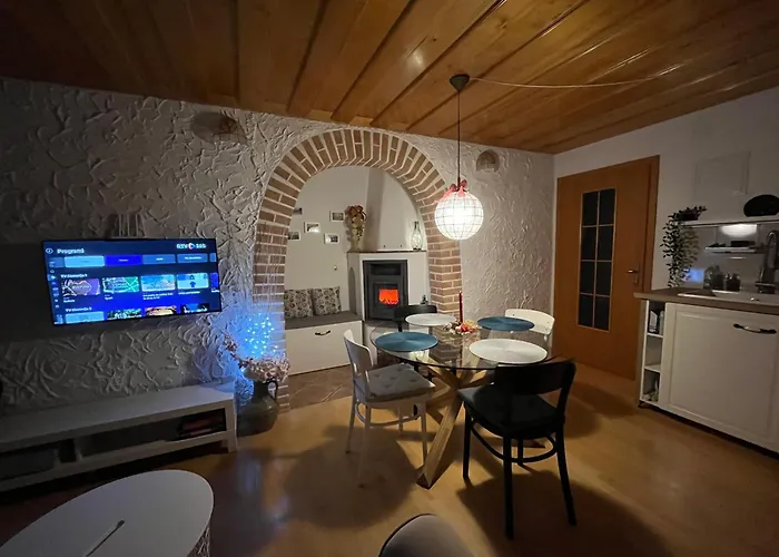 Garden Paradise - Garden, Pond And Castle View דירה בלד