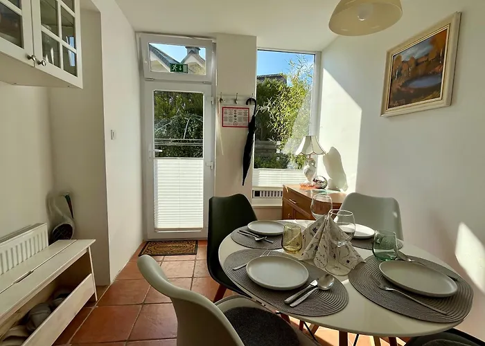 Garden Paradise - Garden, Pond And Castle View Apartamento