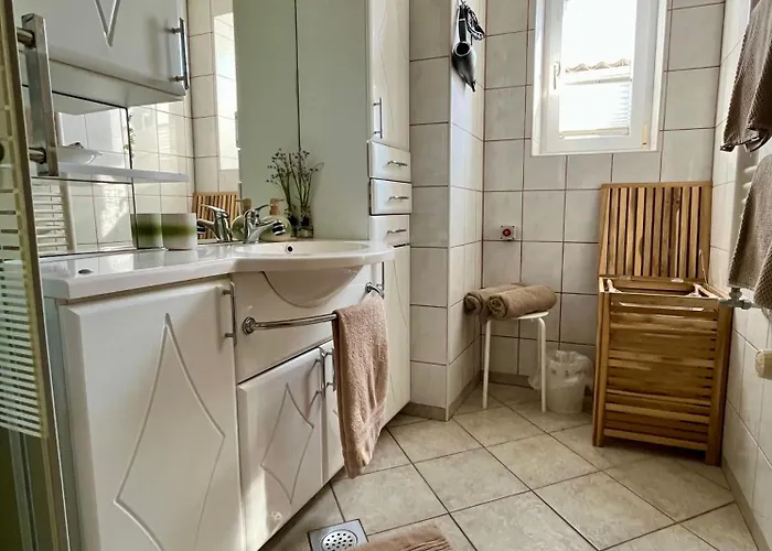 アパート Garden Paradise - Garden, Pond And Castle View