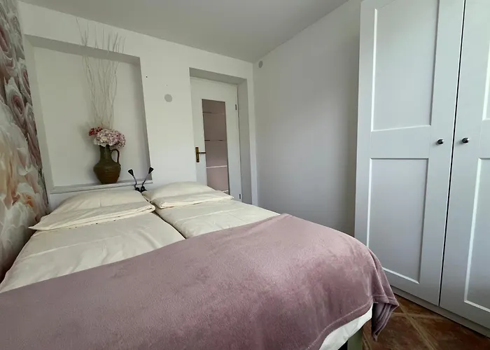 Garden Paradise - Garden, Pond And Castle View アパート ブレッド